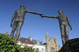 DeshpalPanesar's tweet photo. Surprising things about Derry. 1.Its changed utterly, but not at all. 2. The water, and consequently the tea, is delicious?!(who knew) 3. People talk to you. ALL the time. 4. The Derry Girls mural, replacing political slogans. #Derry #DerryBoy https://t.co/75vbNBbwzz