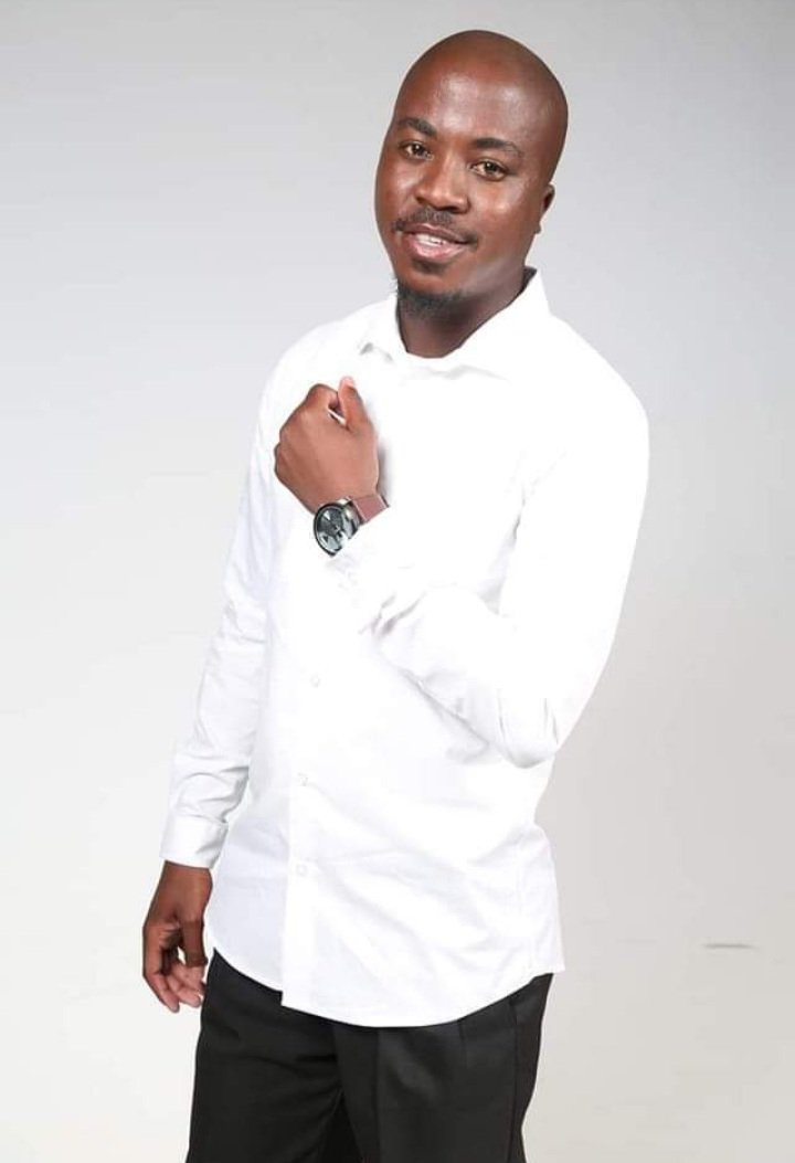 Sonto awu lavi huwa!!

Ndzi kona eka #Phyuphya ya <a href="/Munghana/">Munghana Lonene FM</a> ku fika 15h00