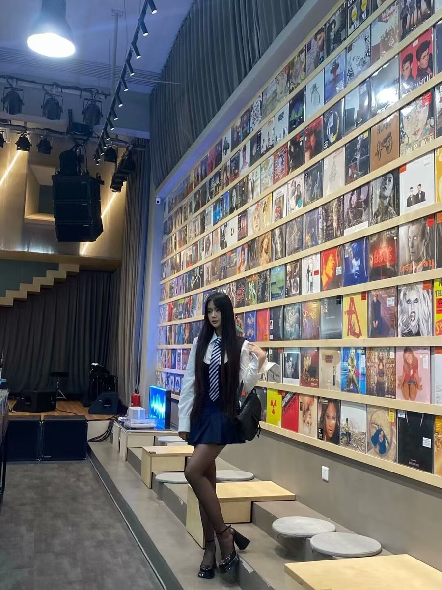 z51074's tweet photo. 请选择你的黑丝母狗进行操作 https://t.co/zKjdDsN0sQ