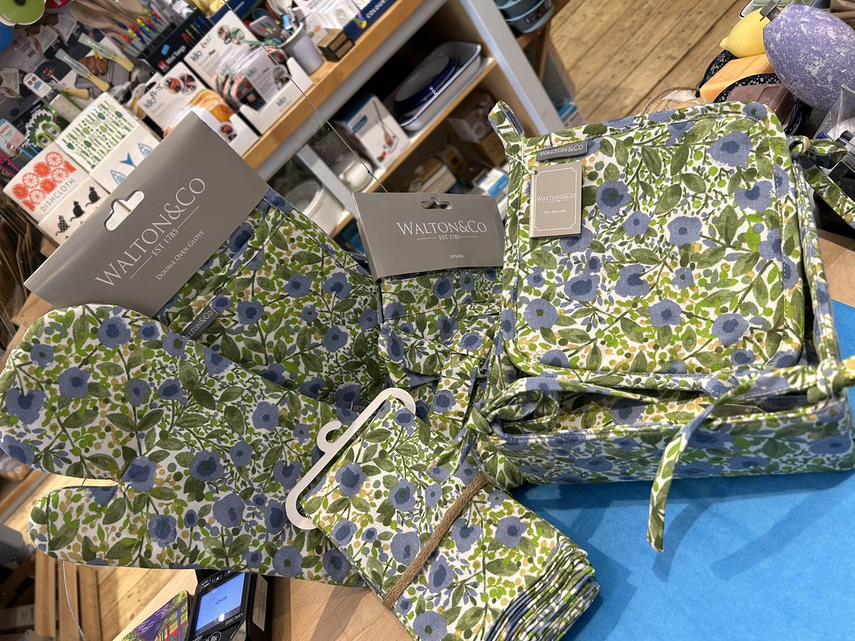 Think 🤔 we might be slightly #InLove with this beautiful new textile set 

Stunning 😍 

#BishyRoadShopping
#ShopSmall #ShopLocal