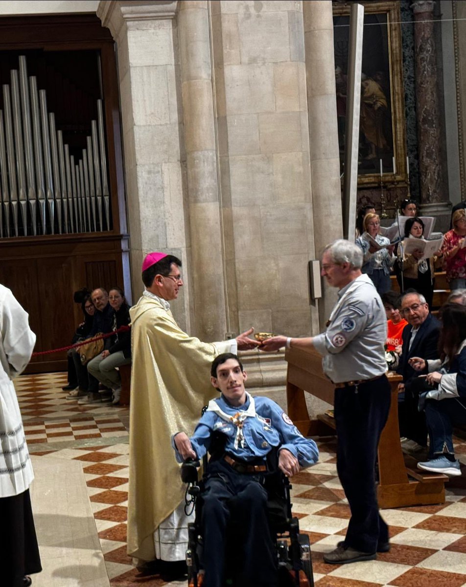 «Gesù torna dai suoi perché il desiderio di amicizia e di unione è più forte del torto subito. 
L’unità è più forte della divisione. 
Pace è la prima parola che Gesù pronuncia. 
Pace alle vostre paure alle ombre ai pensieri, ai rimorsi, ai sentieri spezzati». 
Mons. Fabio Dal Cin