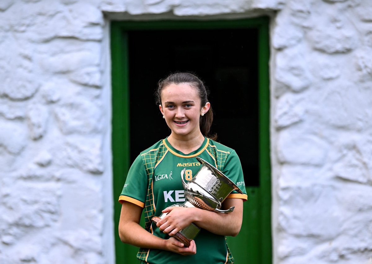 **GAME DAY** Who will be celebrating at the full time whistle in Bray? @KildareLGFA1 take on @meathladiesMLGF at 3.30 in @BrayEmmets Tickets available here: leinsterladiesgaelic.ie/news-detail/10… Watch it live on our Facebook page! Photo Credit: Sportsfile #LeinsterMinor #Finals