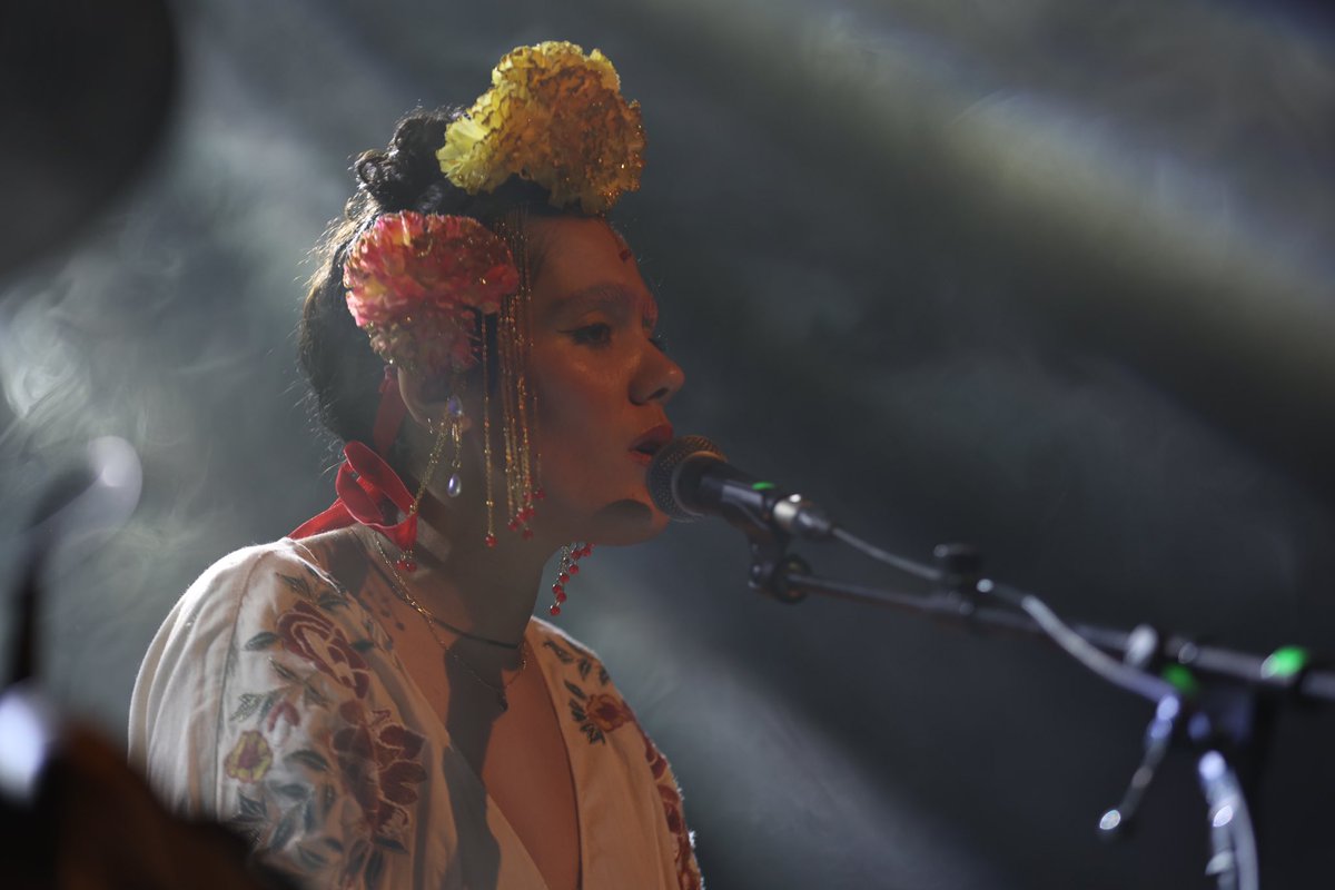 #LaLinea24 Powerful, lyrical and tender show from @anatijoux @villageunderground last night. She surprised us with special guest appearances from @omarlyefookMBE and a spine-tingling, urgent rendition of Somos Sur with the mighty @ShadiaMansour