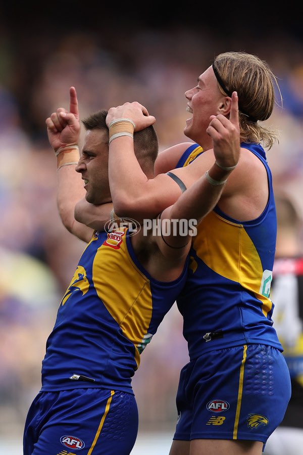 The master and his apprentice. Elliot Yeo: 27 touches (19 contested) 13 score involvements, 15 clearances, 5 inside 50s and 2 goals Harley Reid: 27 touches (12 contested) 8 score involvements, 531 metres gained, 7 clearances, 6 inside 50s and a goal