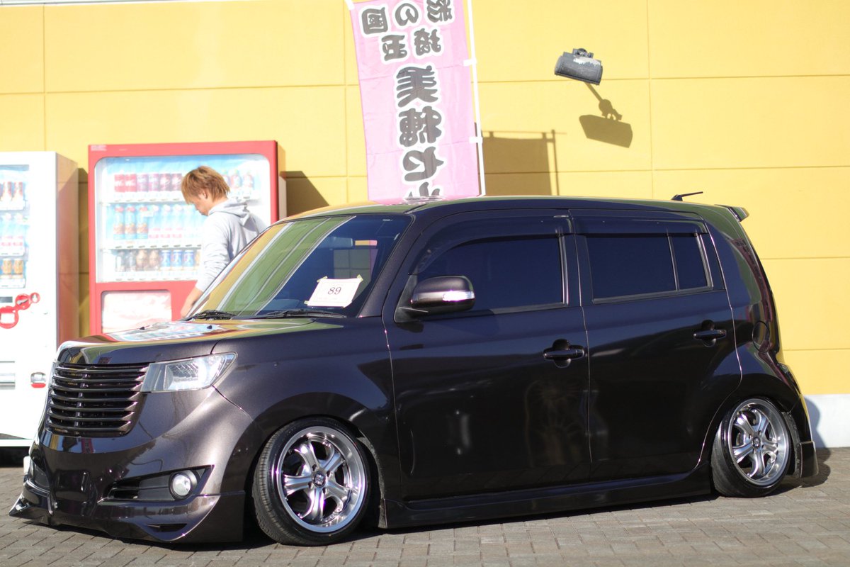 tomoya____0126's tweet photo. bB純正になっちゃったし、早くローレルで車高短乗りたい🥺 https://t.co/dSuoopK5Wu