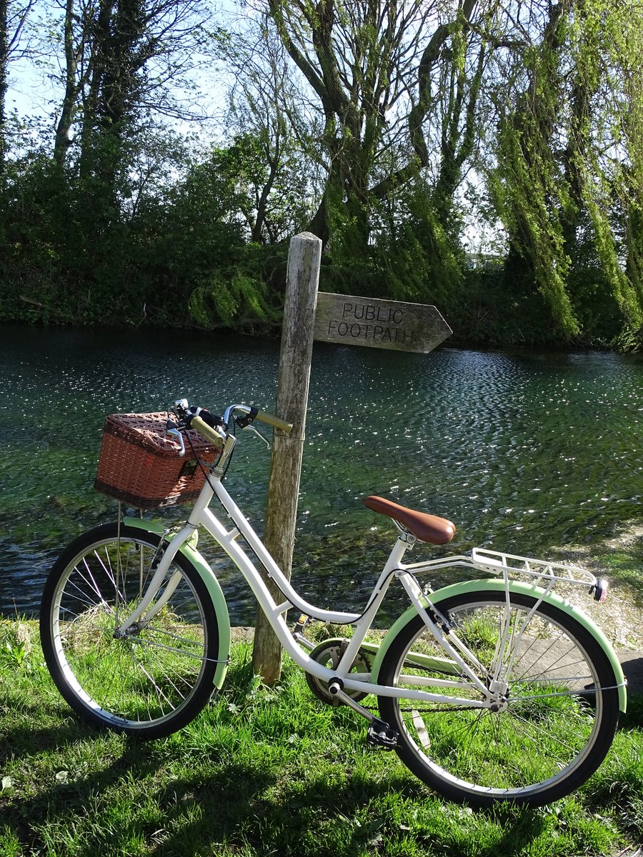 Sunday morning bike ride by the canal #bike #bicycle #cycle #cycling #betty #bettybicycle #lovemybike #sunshine #spring #april #driffield #driffieldcanal #driffieldnavigation #yorkshirewolds #eastriding #eastridingofyorkshire #lovewhereyoulive