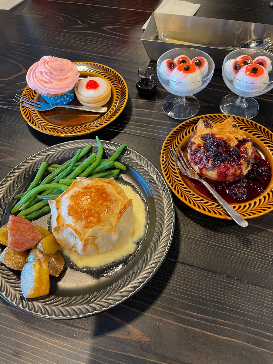 __oyukii's tweet photo. ハウルの動く城🫀
感動で胸がいっぱいだった。
空飛ぶオーブンで食べたベリーパイが
おいしすぎて、忘れられない、、。

#ジブリパーク
#ハウルの動く城 https://t.co/AZdPnZria1