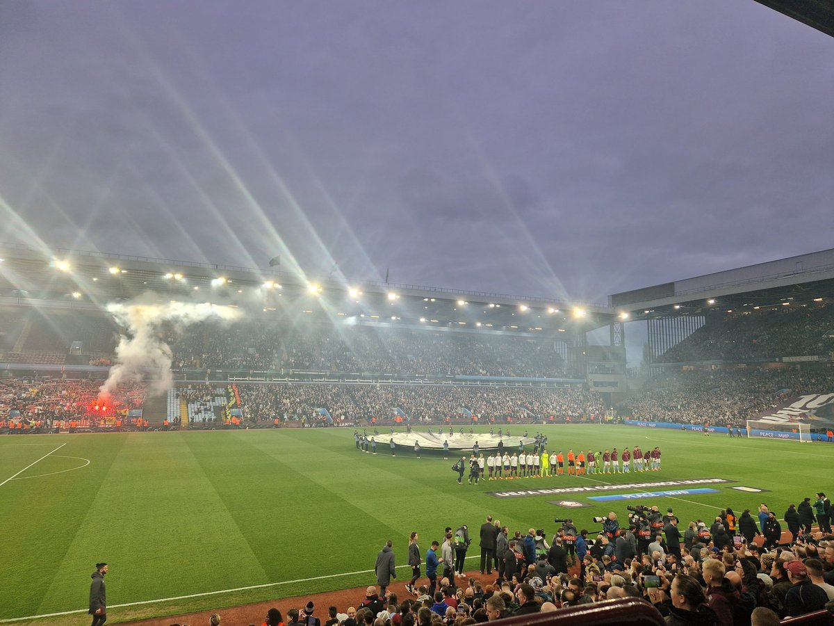 Think my favourite thing about Villa v Lille on Thursday was the confused French bloke who came up and asked whether people always walk around the city dressed as inflatable characters/items of food... he'd bumped into darts fans heading to the PL. Still making me chuckle haha.