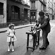 “La vita non è che la continua meraviglia di esistere” Rabindranath Tagore #CasaLettori @CasaLettori Robert Doisneau