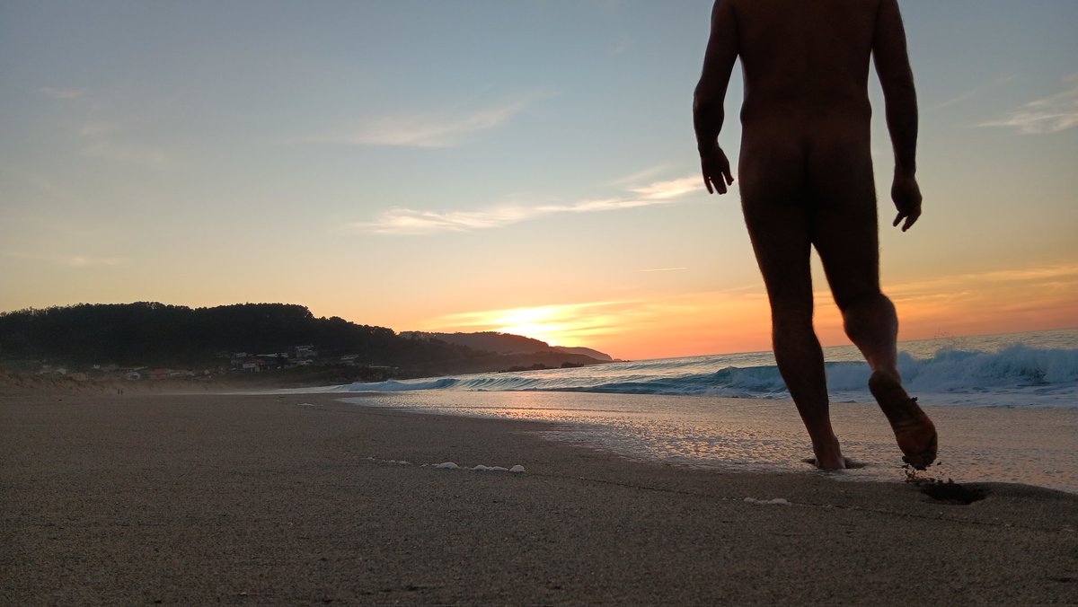 nakedbodyworld's tweet photo. No filters. Only #sunsetlights. Enjoy the #nudesunset #beachlife #springtime #nudistbeach #nakedbody #beachlife #nudeoutdoors #NBWphotos #nudist #barelife #nudistworld #nudefreedom #nakedinnature #bodyfreedom #nakedoutdoors #nudeinnature #nudistsunset https://t.co/Kh6LoURC4K