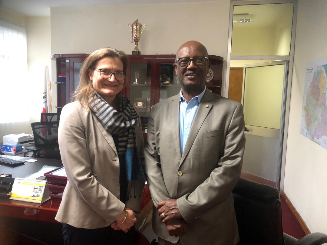 ICRCEthiopia's tweet photo. .@SarahEpprecht, @ICRC’s protection and essential services Director had a meeting with Secretary General of @EthioRedCross Getachew Ta’a, discussing the ongoing operational partnership of @ICRC and @EthioRedCross to support the most vulnerable in #Ethiopia. https://t.co/BTv9rPmlkh