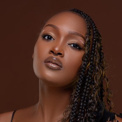 OsaxOmanyire's tweet image. Hati am not getting this, is it two in one or…  #siscode 
      @vianaindi1 🎤🎤.             @smallgoat_