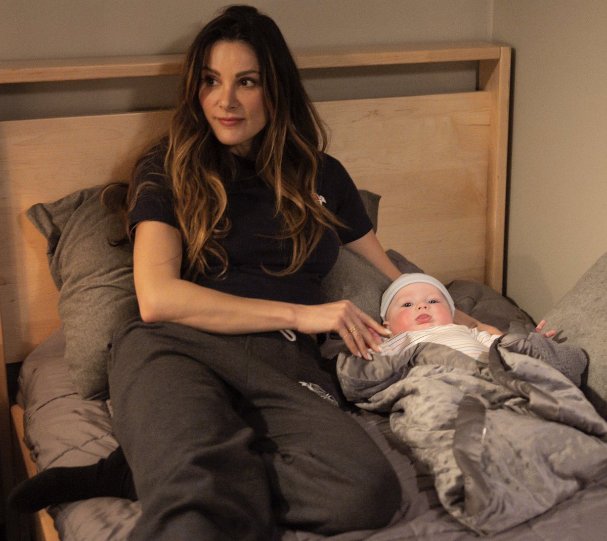 _stefaniasavre's tweet photo. The fact that Carina had clean clothes, but she still chose to wear Maya's SFD t-shirt and pants🫠🫠 https://t.co/qR1qZ04hB1