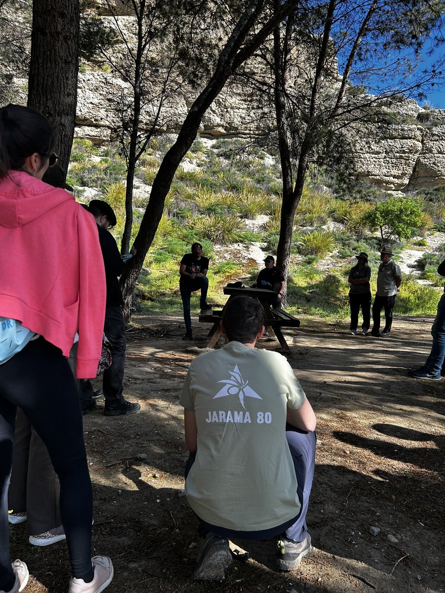 Con <a href="/BatallaJarama/">Batalla del Jarama</a> conociendo las trincheras y la historia de la defensa de Madrid. 

Qué forma más bonita de celebrar el #14deAbril ❤️💛💜