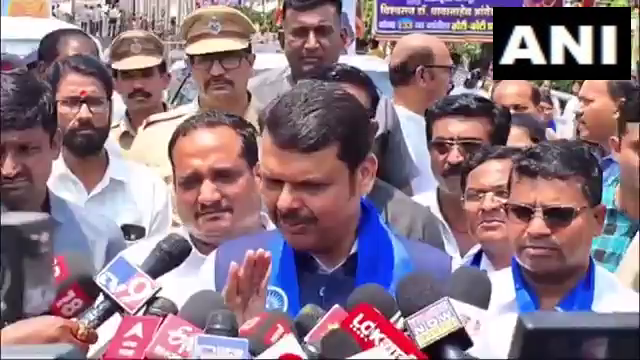 ANI's tweet photo. Nagpur | On the incident of firing outside the residence of actor Salman Khan in Mumbai, Maharashtra Deputy CM Devendra Fadnavis says, "Police is investigating the matter. When the required information is received it will be told..." https://t.co/kmSE3qrXVR