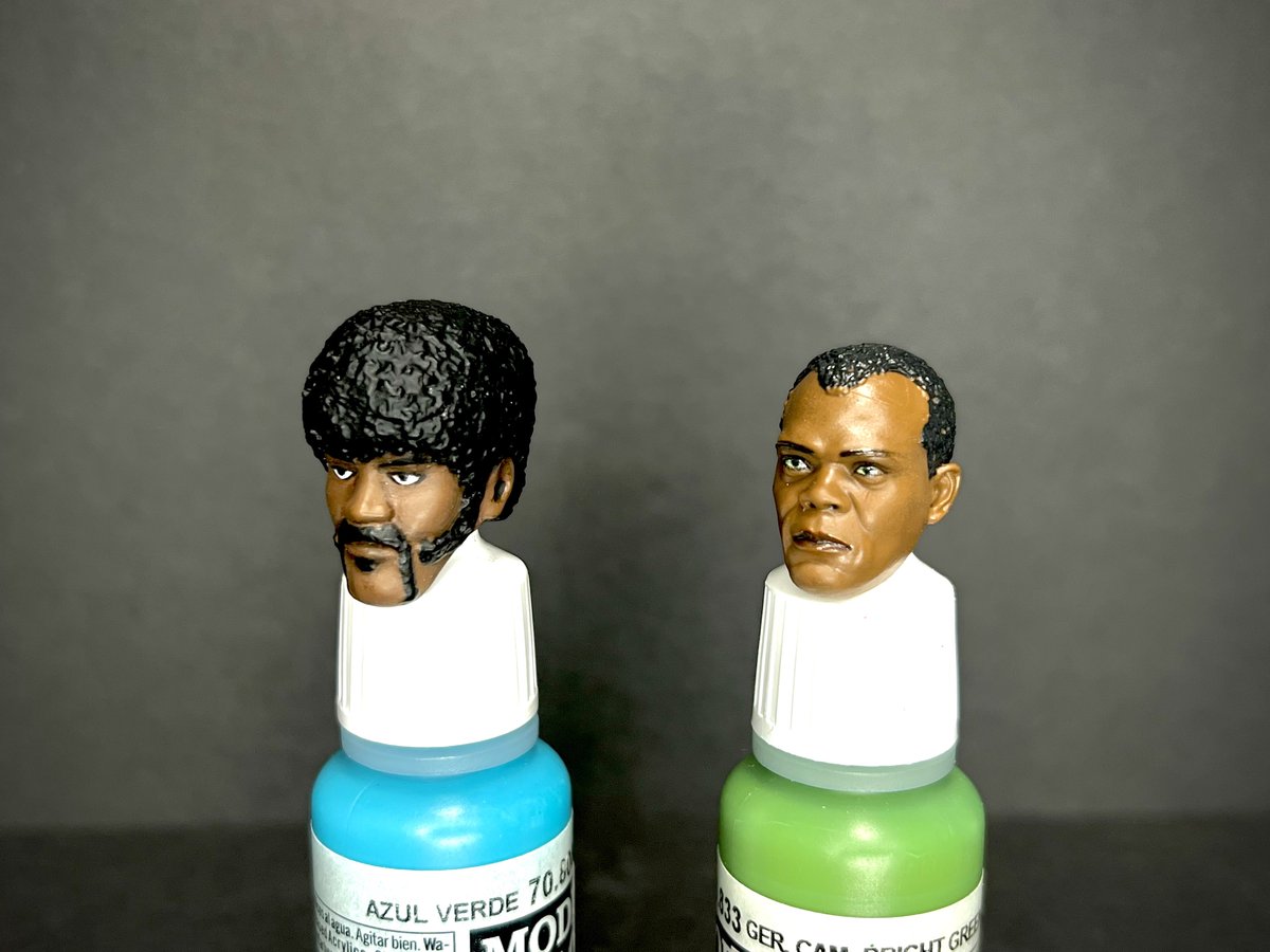 fukujin_'s tweet photo. マーベルレジェンドのニック・フューリーのボディを流用してパルプフィクションのジュールスを作りました。
同じサミュエル・L・ジャクソン。
頭部の造形はthingiverseから使わせてもらってます。
#marvellegends #マーベルレジェンド
#pulpfiction #パルプフィクション https://t.co/Y7jvHHMOnI
