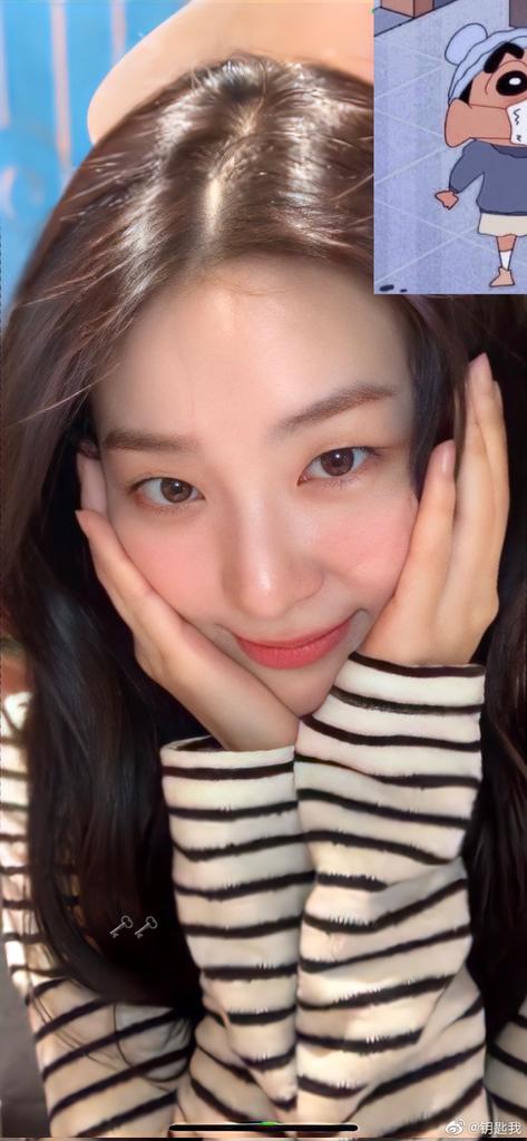 They say that when you have a cat face, people think you are hard to approach.
Seulgi has that type of face and some people may get intimidated by her look but she is an actual ball of sunshine