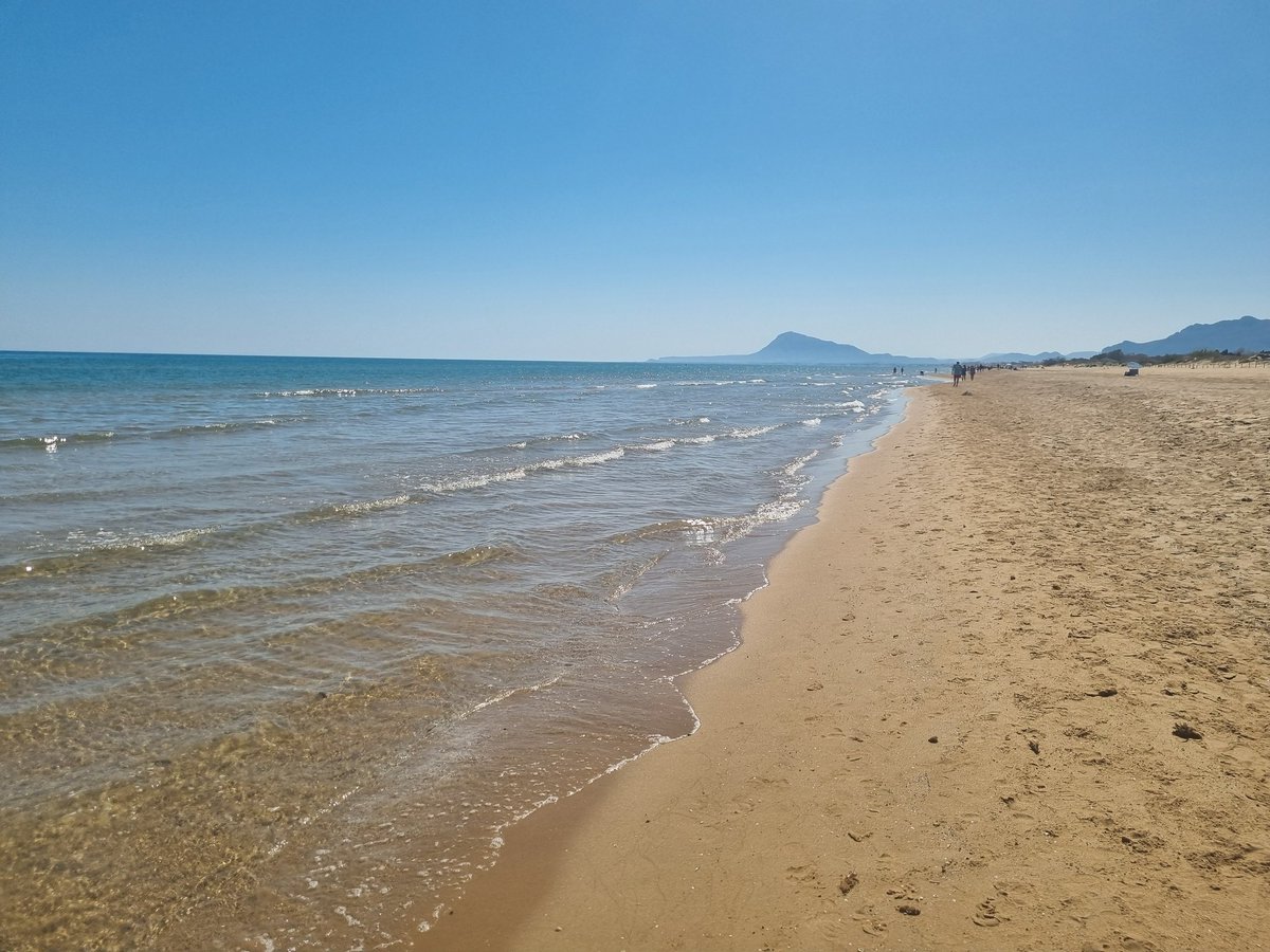 Parraberbegall's tweet photo. Bon dia. Increible la mar amb totes les seues tonalitats. https://t.co/984xk4heBz