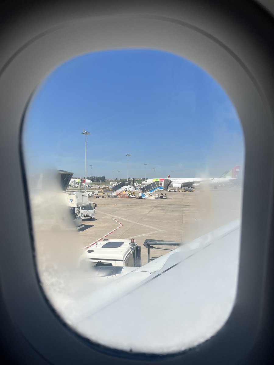 tabitamin's tweet photo. tabitamin、ポルトガルに移住します！🇵🇹

渡航ビザで入国し、週明けに移民局との面談でノマドビザ（D8/DR）を獲得予定。

リスボンを拠点に旅は続けます！今後は過去旅情報に加え、移住の話についてもポストをしようかと！💁‍♀️💁‍♂

新たな幕開けにドキドキー！これからもよろしくお願いします🍋 https://t.co/L6DUIAphn7