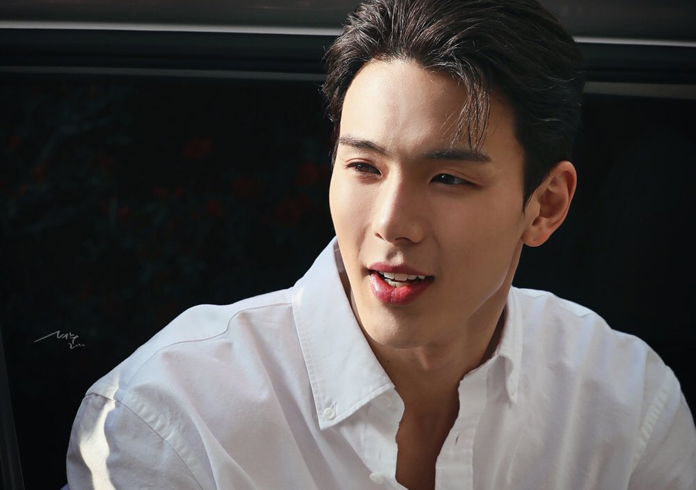 shownu_leader's tweet photo. 240414 셔나톨 퇴근  #셔누
#MONSTAX 그레이트 코멧 https://t.co/mO8koNJzsv