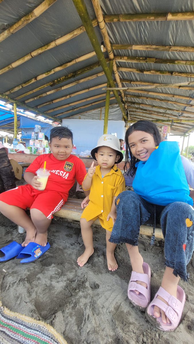 dwaprlia's tweet photo. Mamas El Kaka Are https://t.co/33CpcHJ6sL