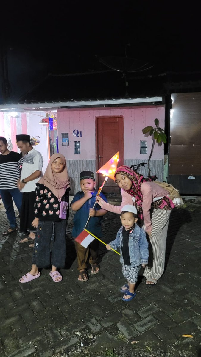 dwaprlia's tweet photo. Sebelum lebaran, takbiran dulu https://t.co/CEMcSnnRuu