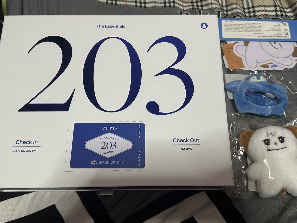 itsnotshxshx's tweet photo. my kyupiter membership kit &amp; kyumae merch are finally here!!! thank you @springfallph for the smooth kr address rental service!!! 🥰💙
 #SFPHFeedback #PakSFPH https://t.co/GCPYVI0piy