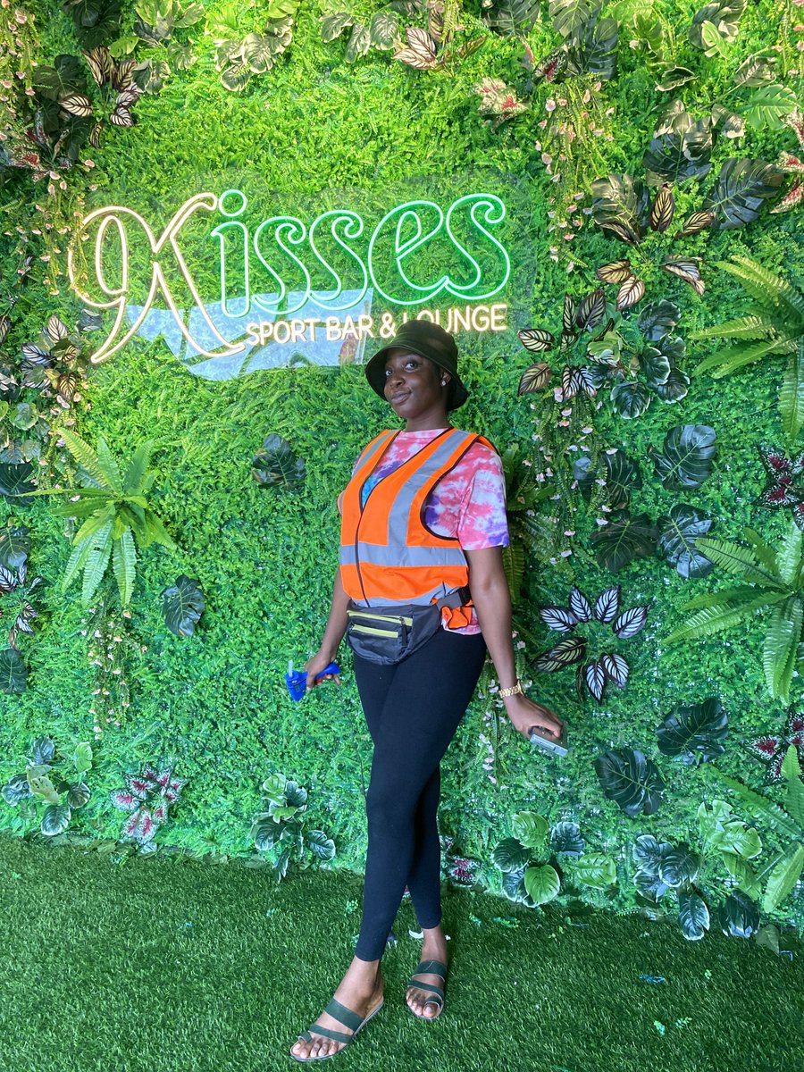 Bee__collectz's tweet photo. @aproko_doctor I sell and install all kinds of artificial flowers and carpet grass. 
Send a DM or chat on WhatsApp 07010129858 to order. https://t.co/d8pdWdJLTG