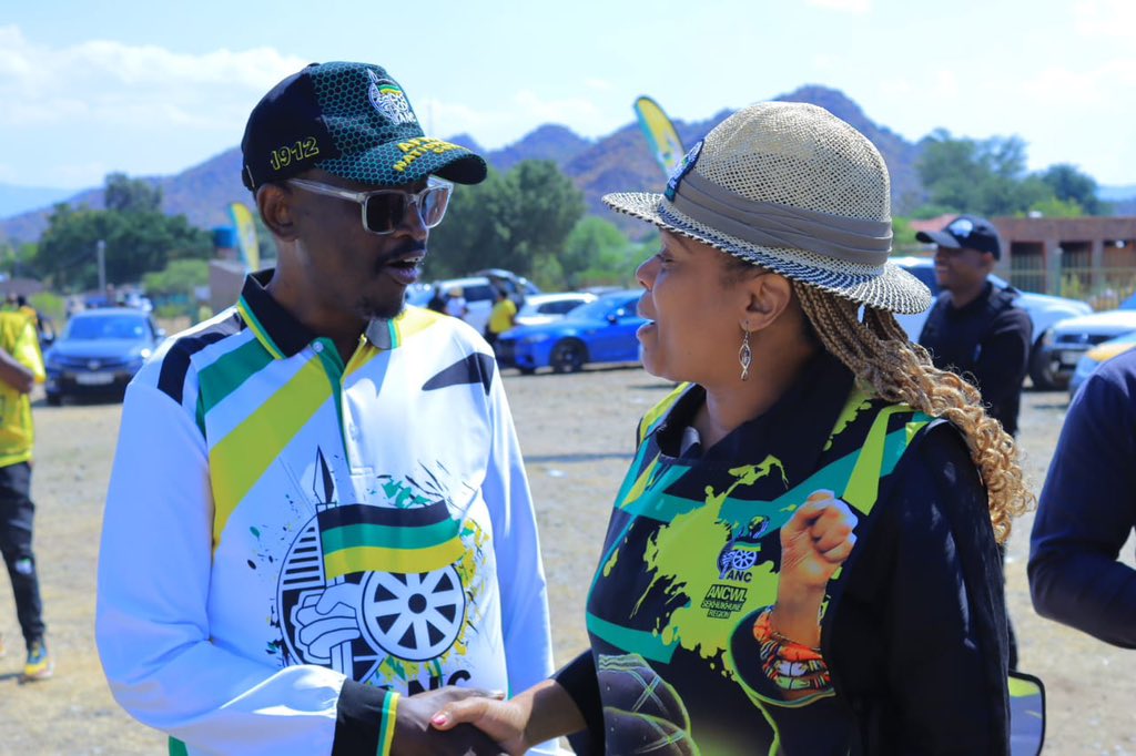 ANC PEC/PWC member cde <a href="/PhophiRamathuba/">Dr Phophi Ramathuba</a> today attending a ceremony to welcome over 400 former EFF members back to the ANC at Atok Sports Complex. Cde Jossey Buthane delivering to his commitment of the #Khumbulekhaya Program. ANCYL <a href="/ancyllimpopo/">ANC Youth League</a> leadership also in attendance.