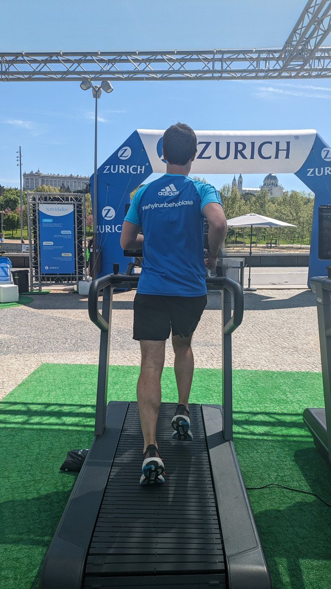 V_A_Martin's tweet photo. Bonitas vistas desde el #ZurichRunningLab. Después de una buena sesión de entreno con @PolarSpain, es una pasada tener una sesión de stretching y poder llevarse algún premio a casa.
@ZurichSeguros @RNRmadmaraton https://t.co/v3wCChlPW2