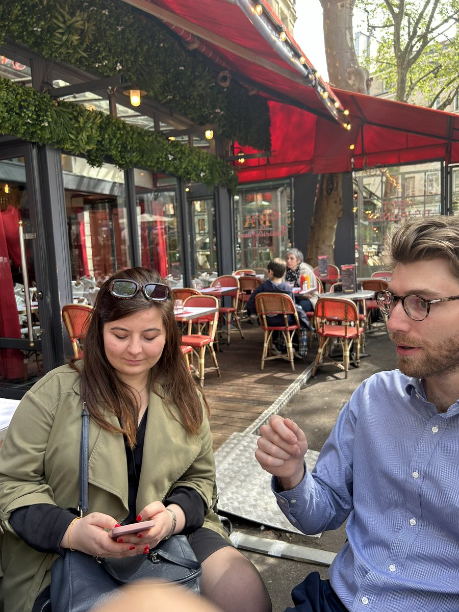 Formidable mobilisation ce matin au marché Bastille des militants de l’Est parisien pour la campagne @fxbellamy Merci aux délégués Julien Rouet, @JCMartin75011 Jean-Christian Valentin, aux élus @fridaker @AntoineSgw @BrigitteJassin et à nos militants !