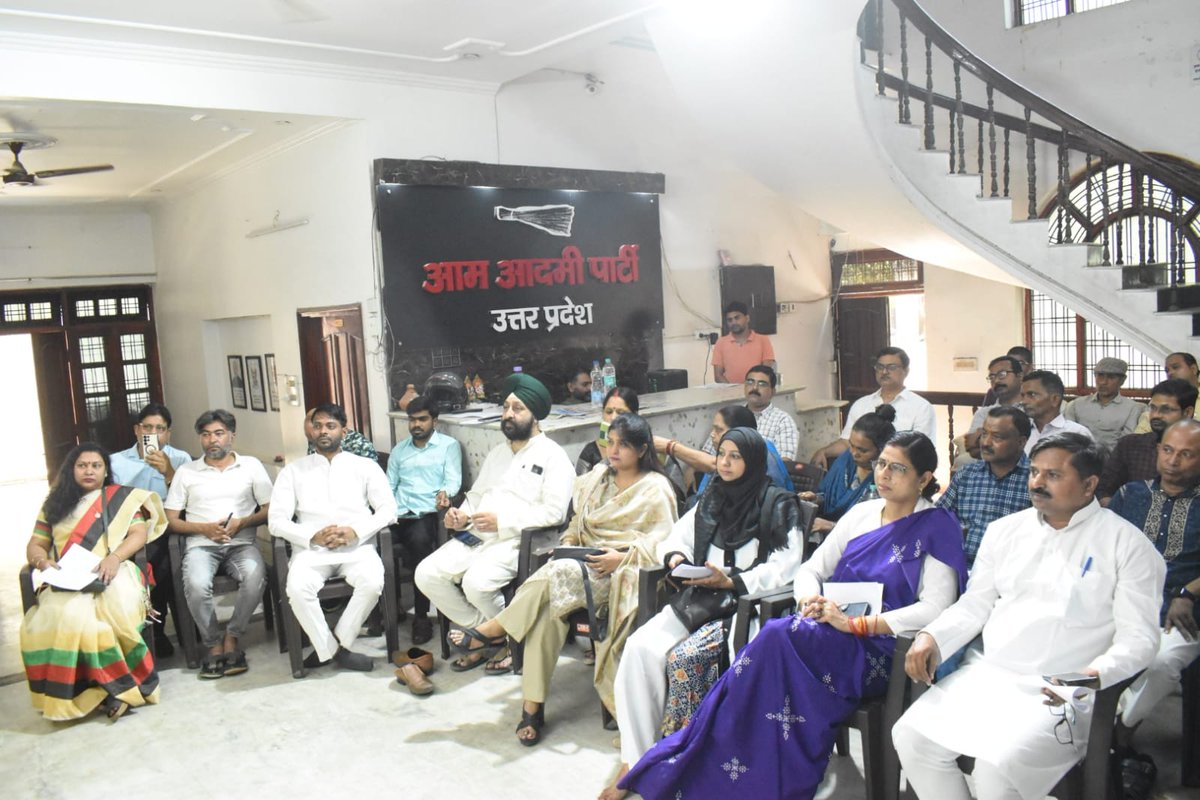 AnitRawat9's tweet photo. संविधान निर्माता भारत रत्न बाबा साहब डॉ भीमराव अम्बेडकर जी की जन्म जयंती पर शत् शत् नमन
जय भीम, जय संविधान, जय भारत 
#संविधान_बचाओ_तानाशाही_हटाओ https://t.co/ep2ceJhz80