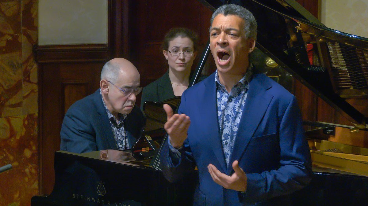 A glorious evening in The Land of Lost Content with @RGCWbaritone & @iainburnside in St Laurence’s last night. A real thrill to hear them joined by @leonbosch for Grant McLachlan’s cycle ‘The Silence of the Day’.