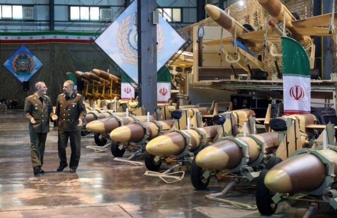 Livewing24's tweet photo. Let's end the debate....!!!

RT for Isreal 🇮🇱
LIKE  for Iran 🇮🇷

Comment for Pilestine 🇵🇸

Israel  World War III

USA, NATO, UK, ISRAEL 
                     Vs
IRAN, RUSSIA, CHINA

#WorldWar3 #Israel #iran #Israel #IsraelIranWar https://t.co/yohfXeuRr1