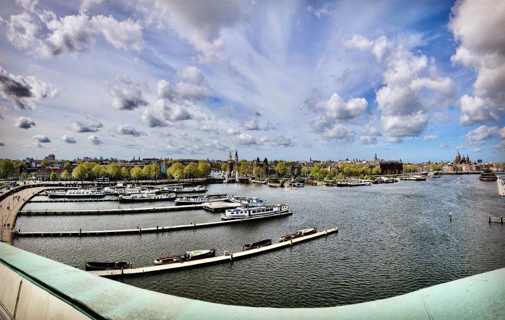 Marvelous #Amsterdam 🌷
📷 from the roof of @NEMOScienceLive 
.
Happy Sunday!
.
.
#amsterdamcity #amsterdamlife #likeamsterdam #onlineamsterdam #helloamsterdam #iamamsterdam  #amsterdamworld #amsterdamcanals #iloveamsterdam #bestofamsterdam #amsterdamview #iamsterdam #amsterdam