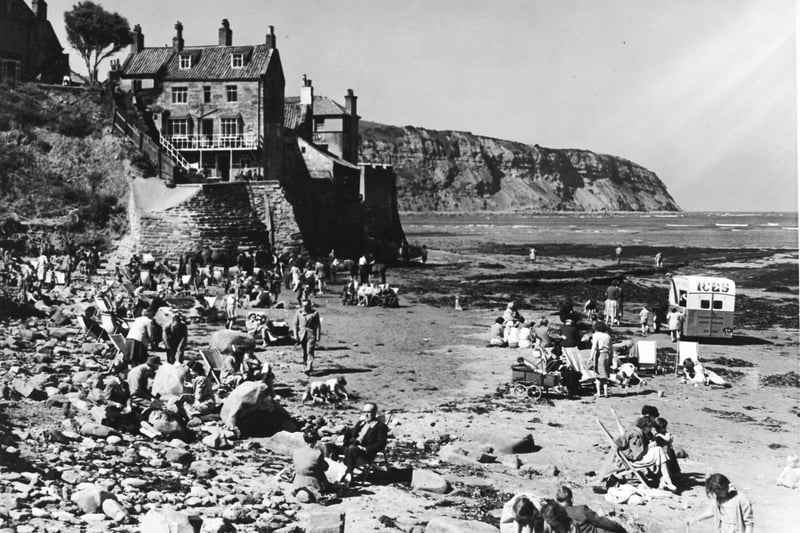 21 of the best photos from along the Yorkshire coast in the late 1940s tinyurl.com/49uc9a3p