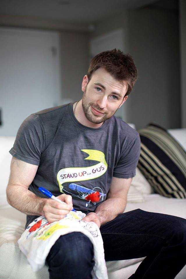 David Corenswet & Chris evans tweet media
