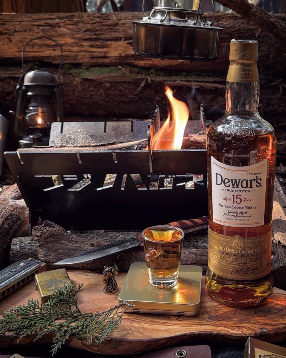 kazbonfire's tweet photo. Dewar's 15years old
@dewars_jpn 

#いつも胸に好奇心を 
#デュワーズ　
#staycrious 
#Dewars15 
#Dewars 
https://t.co/OJLVo0thoz https://t.co/Aovnl3S3hd