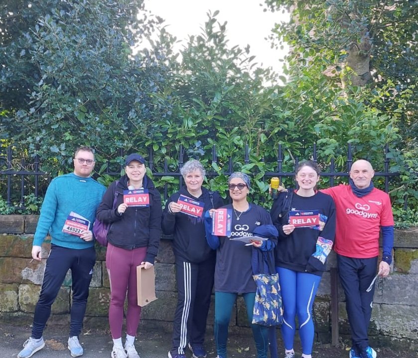 6 Liverpool GoodGymers on their way to join 2 Stockport GoodGymers to make up 2 relay teams for the @Marathon_Mcr earlier this morning!!! You don't have to run a whole marathon to take part and get the marathon experience!! 😀 Go team @goodgym