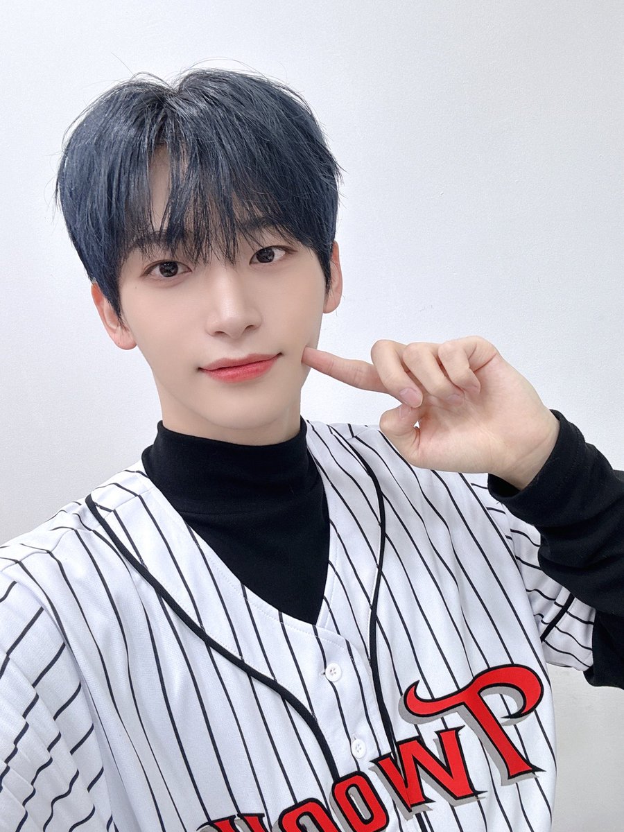 MINIMO_archive's tweet photo. 얼죽아❄️
9회말 2아웃⚾️ https://t.co/0NGta3AijD