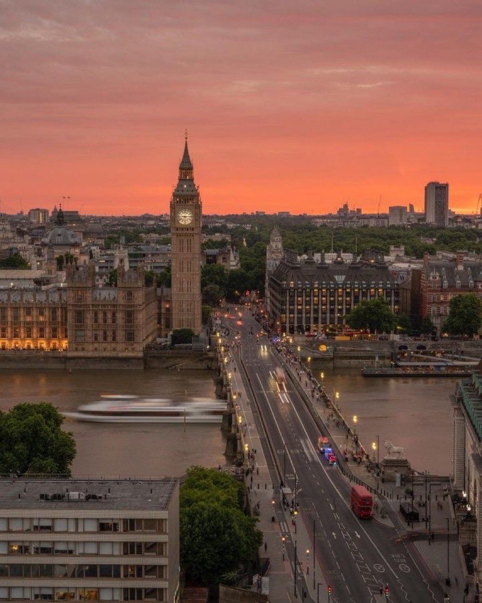 Sunset in London, England 🌞🏴󠁧󠁢󠁥󠁮󠁧󠁿