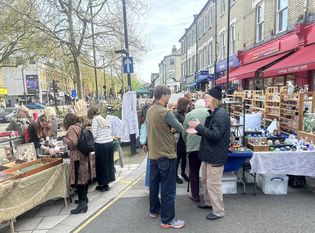 Road open! … for convivial & intergenerational, social & economic interactions & transactions … and vintage recycling is environmentally friendly too - money can’t buy this type of placemaking … but if you insist, cash is preferred! #ChiswickHighRoad #Markets