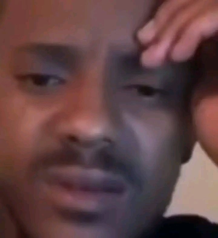 Slim_Thanos's tweet photo. the phone I'm using man💔 https://t.co/f7crjHBd2Z