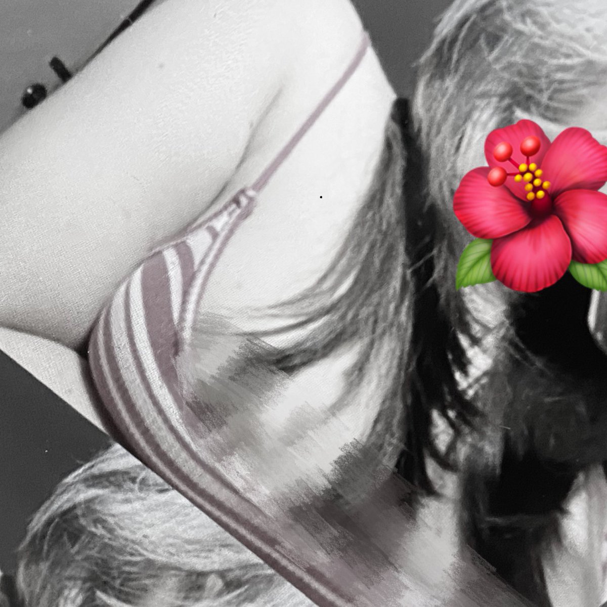 vivienne tweet media