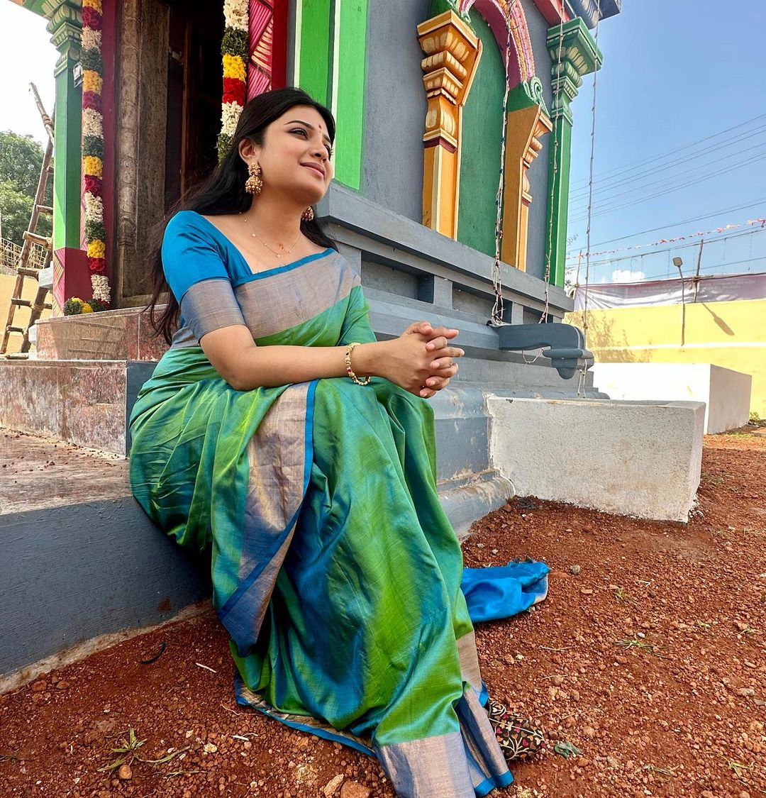 Divine _ A A T H M I K A 💚🤩

#Aathmika @im_aathmika 
#HappyVishu #HappyTamilNewYear