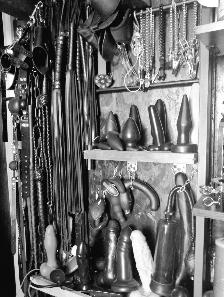 THE DUNGEON tweet media