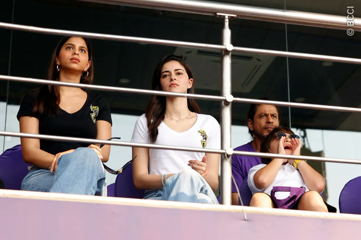 Shah Rukh Khan, Suhana Khan, AbRam and Ananya Pandey at the Eden Gardens. #KKRvLSG #IPL2024 #KKR @KKRiders