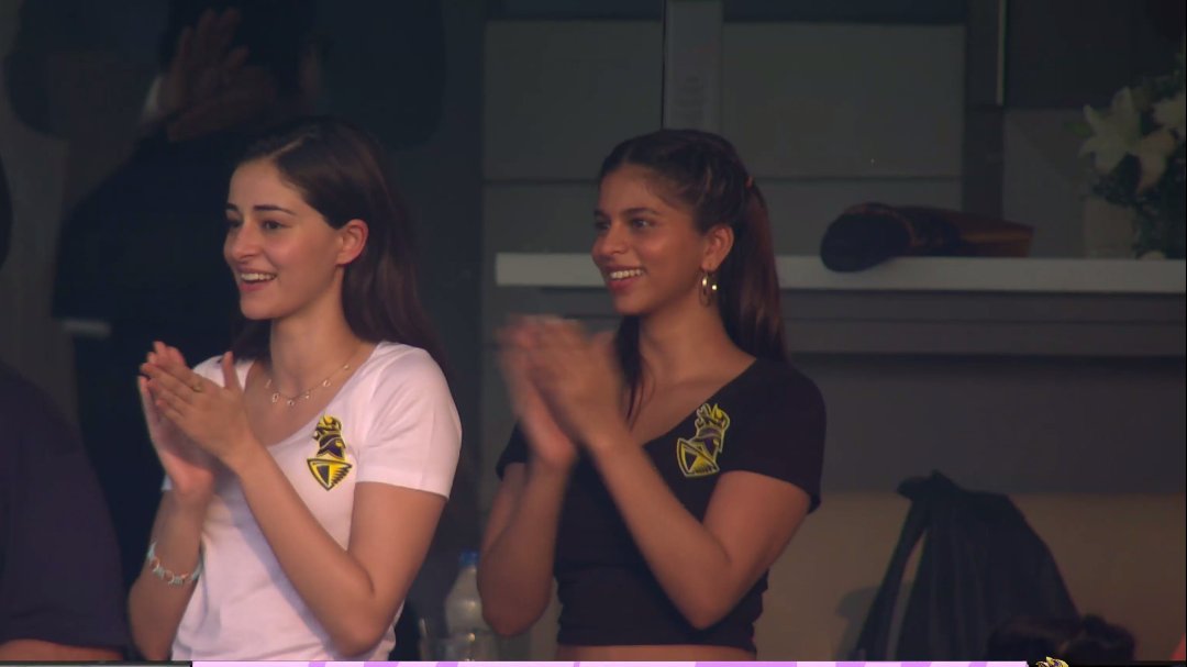 Ananya Pandey and Suhana Khan in the stands.