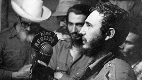 #FidelPorSiempre 'Pero el pueblo de Cuba sabe que la lucha se está librando victoriosamente; el pueblo de Cuba sabe que (...), la Revolución ha ido creciendo incesantemente' 🔴🔵 Su primera alocución en Radio Rebelde 14/4/1958 #DeZurdaTeam