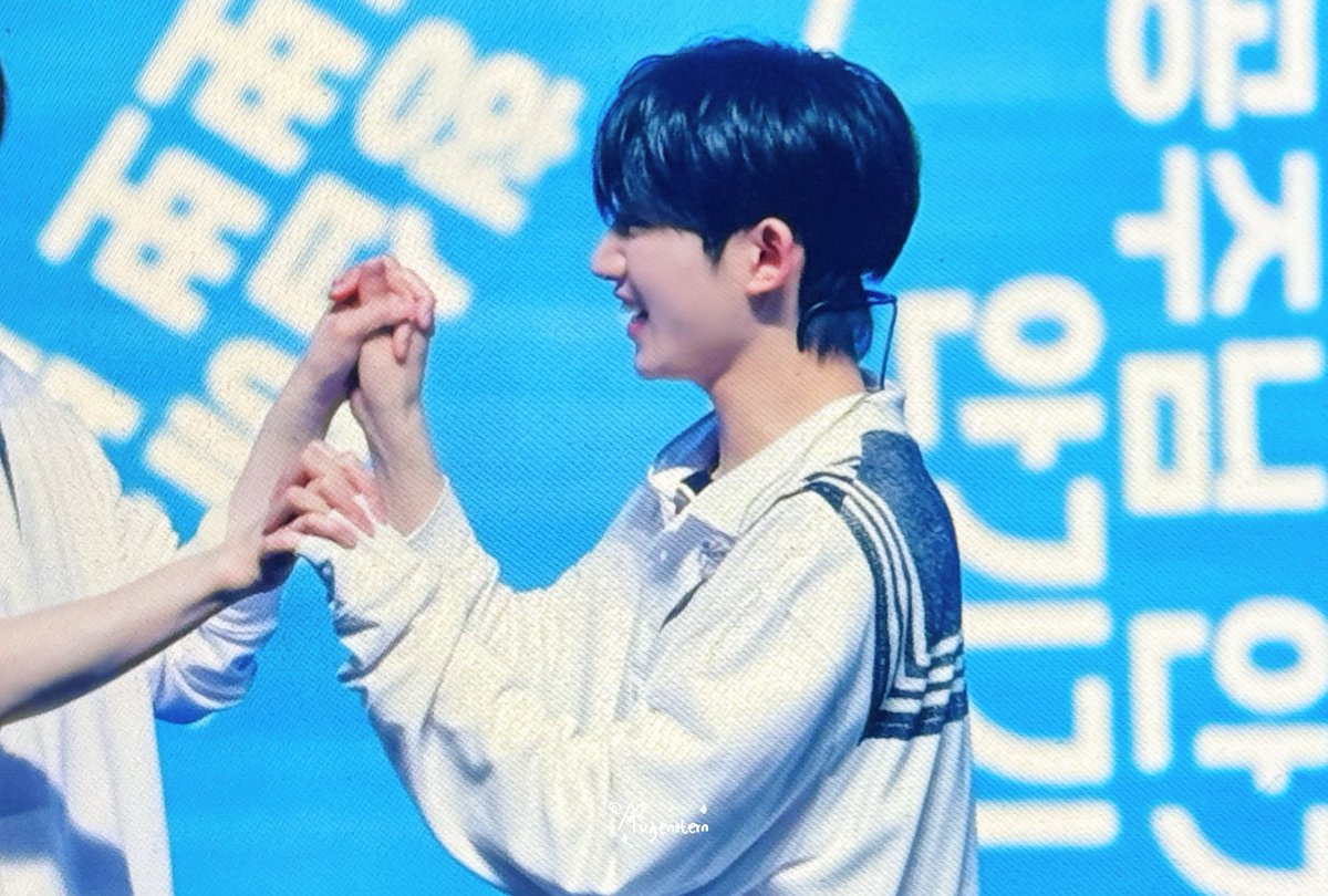 Augenstern_0809's tweet photo. 240413 UNiEVERSITY 팬콘 3부

 🐶🐰💙

#형섭 #HYEONGSEOP  #ヒョンソプ 
#템페스트 #TEMPEST https://t.co/fW1CIF3RCx